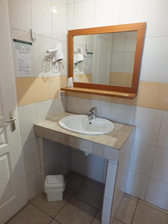 Logis Hotel Restaurant Le Clos Saint Loup Bram Εξωτερικό φωτογραφία